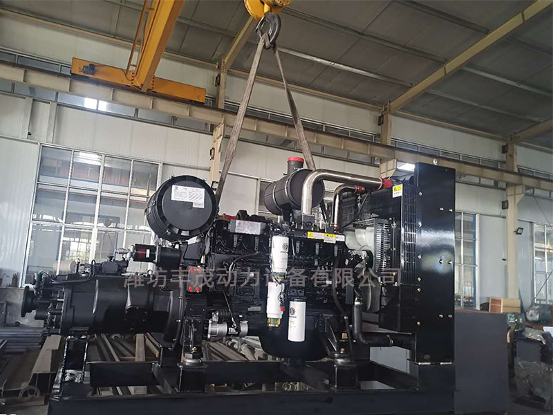 360KW礦山設(shè)備柴油機1.jpg